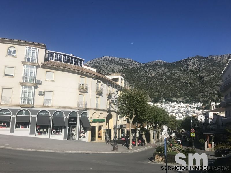 Foto f99c3a1d-4441-433f-8e14-2e78386aa6d3. Local comercial a Ubrique