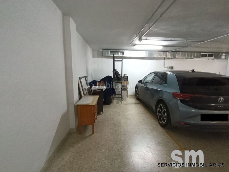 Foto d12e09ad-a356-46a5-849a-223382d51429. Aparcament cotxe a Ubrique