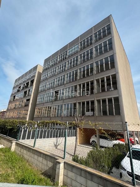 Foto 054e8679-da54-46fd-99ad-5db7c596ea40. Alquiler piso en carrer tomàs carreras artau 6 habitatge molt assolellat en Girona