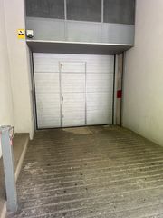 Lloguer Aparcament cotxe a Carrer de la creu 7. Pàrquing molt centric