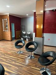 Lloguer Local Comercial a Peligros. Peluqueria en alquiler peligros