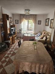 Reihenhaus in Joaquina Eguaras. Chalet venta frente estacion autobuses granada