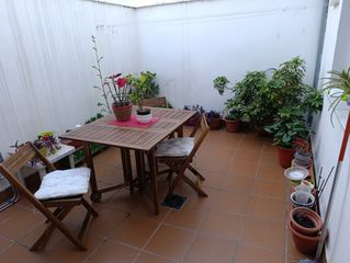 Chalet in Maracena. Inmobiliaria tartesos vende casa en el centro de maracena