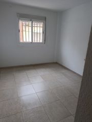 Flat in Maracena. Inmobiliaria tartesos vende piso