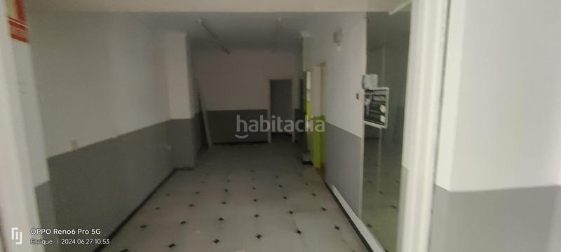 Foto e21ac3aa-73f6-455f-bd7a-bf603e87b774. Local comercial local centro 160 metros en Maracena