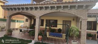 Xalet a Maracena. Una vivienda en maracena con 1700 metros