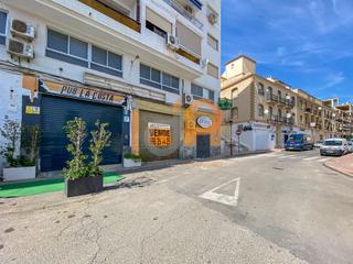 Local Comercial en CARRETERA