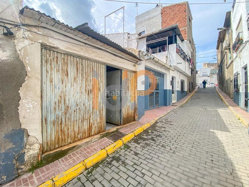 Foto d9f1023a-7f7f-4f24-980b-84a529d1f3f5. Parking voiture dans Huércal - Overa