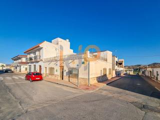 Maison à Zurgena. Casa en venta en la alfoquia, 4 dormitorios.