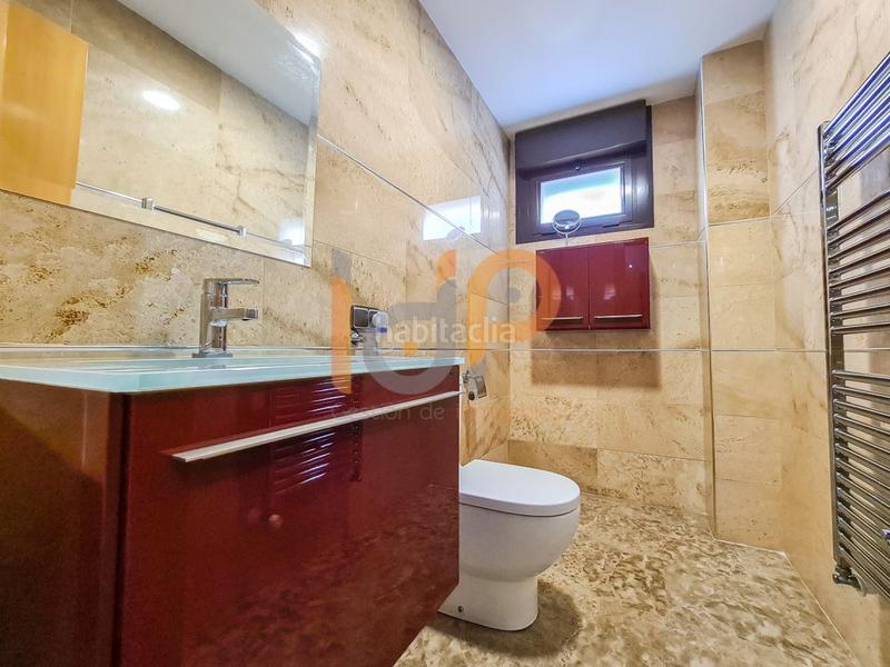 Foto 0c057296-e0e8-4b82-95c7-0cbb1d15b5bd. House with parking in Huércal - Overa