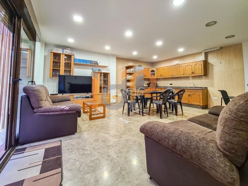 Foto d18ab393-376a-4e27-a91a-a9ee79e98f02. House with parking in Huércal - Overa