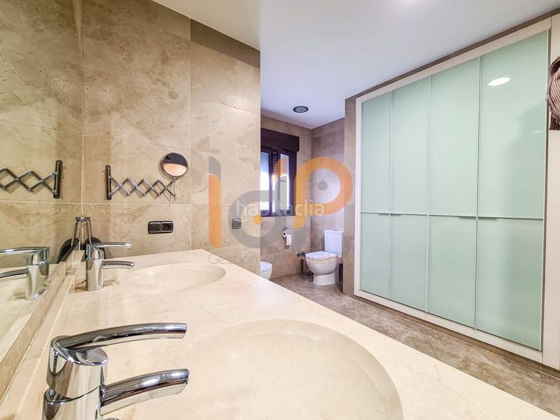 Foto d98e3563-85c0-43c3-9496-6634e342b1e4. House with parking in Huércal - Overa