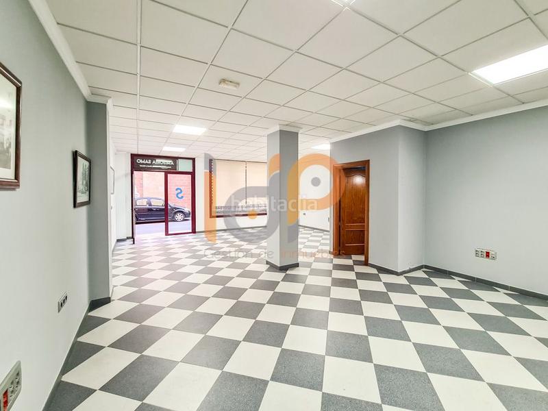 Foto 1d9590d8-7a2b-4f10-bc4d-6a26567bf3c9. Rent business premise in Huércal - Overa