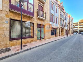Rent Business premise  Calle balcones. Local com. en alquiler en centro, 1 despacho.