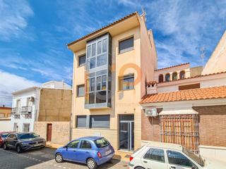 Edifici a Huércal - Overa. Edificio en venta en casco histórico, 5 dormitorios.