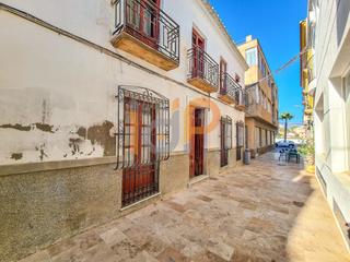 Casa  Calle santa lucia. Casa en venta en albox, 6 dormitorios.
