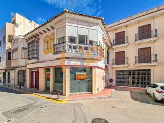 Lloguer Local Comercial  Calle mayor. Local com. en alquiler en centro, 3 despachos.