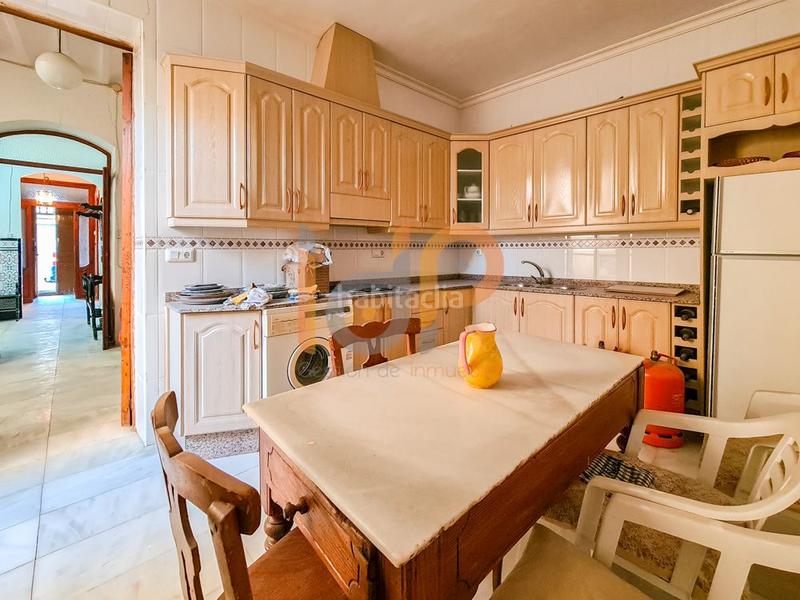 Foto 91c16f53-f279-4146-bc25-8856c078ce7f. Casa  en venta en centro, 6 dormitorios. en Huércal - Overa