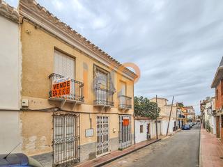Maison  Calle cura valera. Casa en venta en centro, 6 dormitorios.