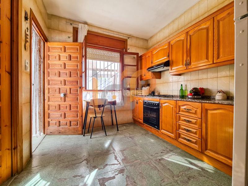 Foto b72ad933-1589-4fb5-992d-09b21f9a38a9. Casa amb aparcament a Zurgena