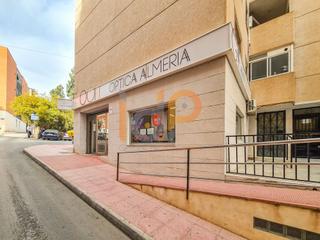 Local commercial  N/a. Local com. en venta en centro, 2 despachos.