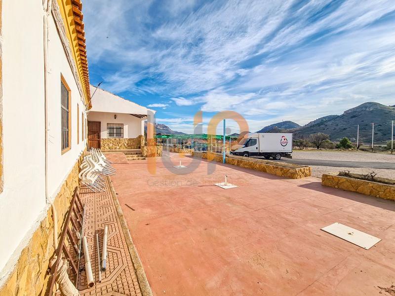 Foto 2bed576a-3069-4264-a0e7-3ecd11735c2f. Edifici a Chirivel