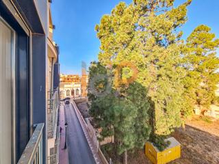 Pis  Calle avenida guillermo reyna. Piso en venta en centro, 3 dormitorios.