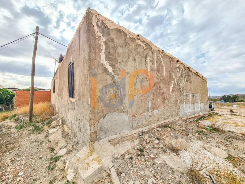 Foto d59b62bf-01a4-4d32-a8ff-8b2a835e96eb. Parking voiture dans Huércal - Overa