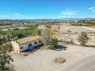 Local commercial  Calle carretera los pozos. Local com. en venta en el saltador.