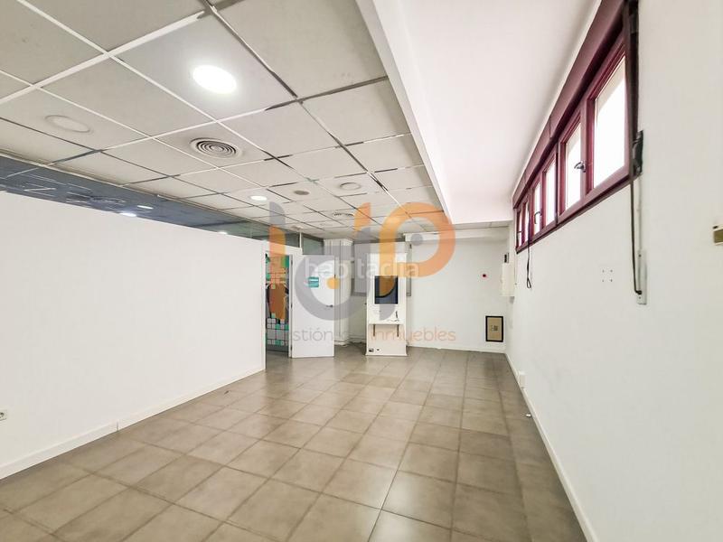 Foto 41c561cf-0b15-41b9-939b-87e9db68255b. Local comercial local com. en venta en centro, 11 despachos. en Huércal - Overa
