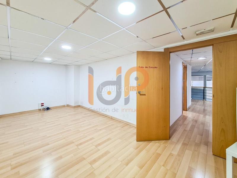 Foto f6f98fee-f33b-47b2-b3a5-60e56cdbd50c. Local comercial local com. en venta en centro, 11 despachos. en Huércal - Overa