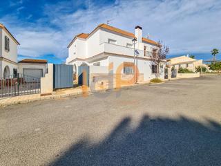 Maison  Vista blanca. Casa en venta en overa  los menas, 3 dormitorios.