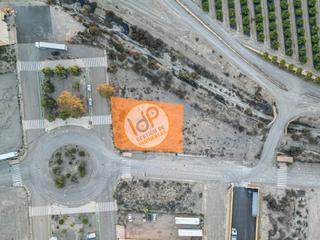 Propriété  Calle miguel rienda burgos. Parc.urbana en venta en polígono industrial.