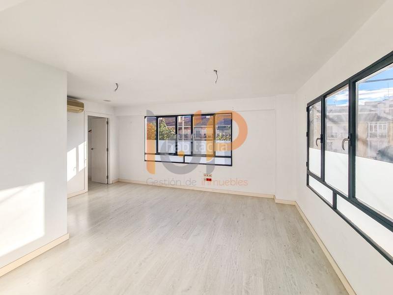 Foto e5931b3c-625c-44ef-bf71-cad0db549667. Rent business premise in Huércal - Overa