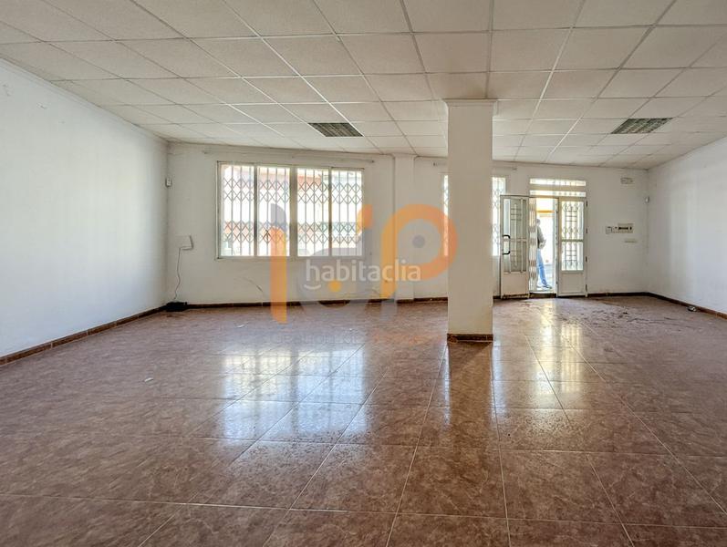 Foto eb728e8c-25d5-415e-989d-2e8f9fd0ee75. Local comercial local com. en venta . en Macael