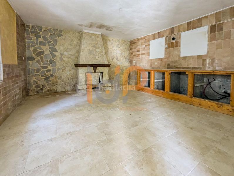 Foto 1bfb351e-8bdd-4142-a338-672491fe7540. Casa amb aparcament a Albánchez