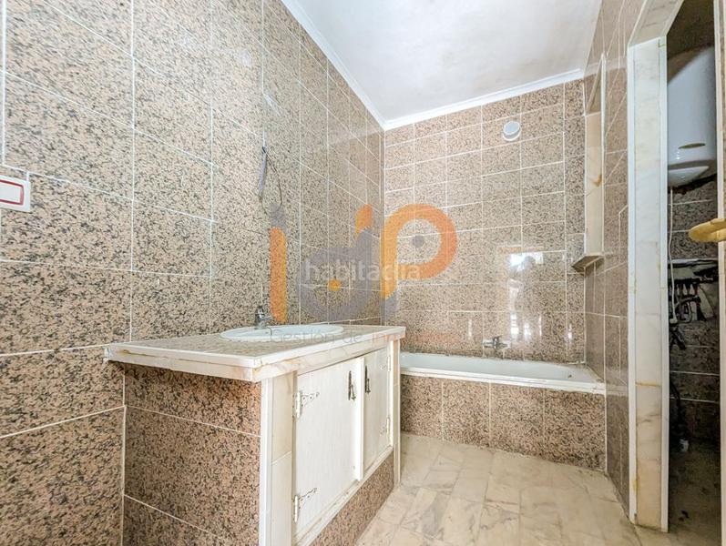 Foto 8f56fe49-dd25-4d3b-b3d8-29b7de8a6a69. Casa amb aparcament a Albánchez