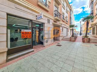 Location Local commercial  Calle cura valera. Local com. en alquiler en centro.