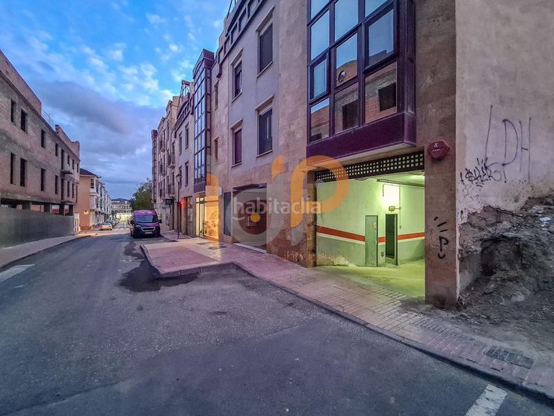 Foto 62c8f0c1-7da2-4e3a-9688-661219c35a92. Parking voiture dans Huércal - Overa