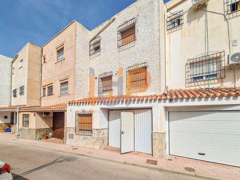 Foto 031a62c8-4816-4d57-838d-3e39c97993e9. Maison avec parking dans Las Marinas - Pueblo Laguna Vera