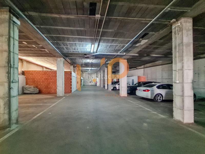 Foto d99a9238-90f2-4bd8-8d00-c8ebab0f7100. Parking voiture dans Huércal - Overa