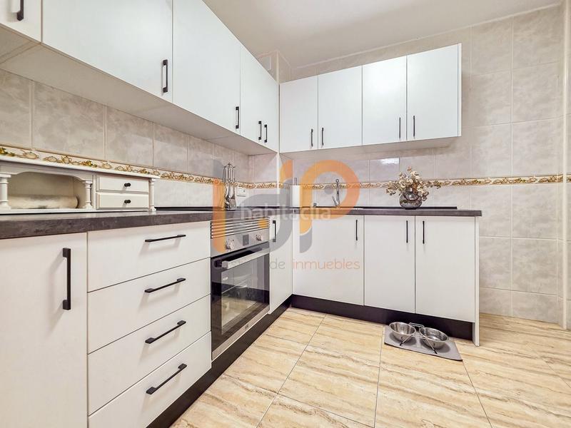 Foto 22ffda37-dfdc-42e6-a5e3-2e0a3e8b44bd. Pis a puerto de Garrucha Garrucha