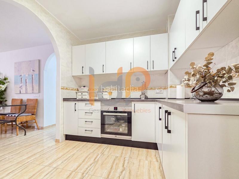 Foto 2c046b1e-5060-47c9-ac29-644ec56149bd. Pis a puerto de Garrucha Garrucha