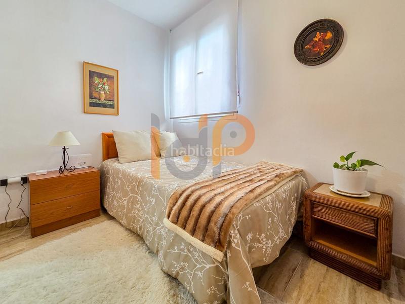 Foto f1583400-be9f-4d20-8c39-856961e39de4. Pis a puerto de Garrucha Garrucha