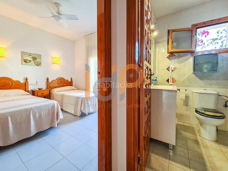 Foto 3f26dcf5-f6d8-46ac-9315-4f0b5d1b22f1. Apartament amb piscina a Las Marinas - Pueblo Laguna Vera