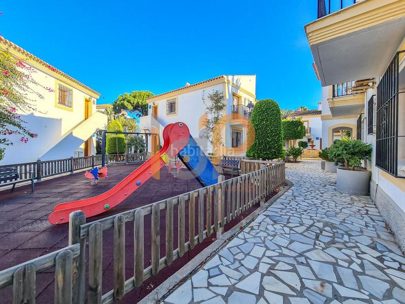 Foto c9a88b94-3648-4692-88c6-3838fd6614f2. Apartament amb piscina a Las Marinas - Pueblo Laguna Vera