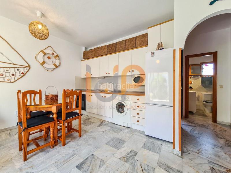 Foto cd9a9b0b-aa17-4e3d-9bfb-b28a4b86b255. Apartament amb piscina a Las Marinas - Pueblo Laguna Vera