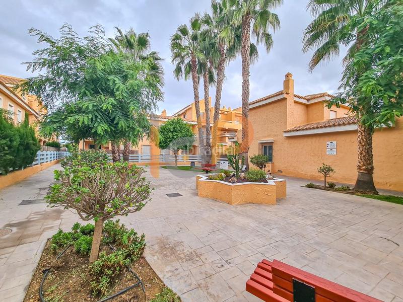 Foto 9ff0b878-c00d-4b66-85ff-7ab9aaf2333c. Miete appartement mit pool in Las Marinas - Pueblo Laguna Vera