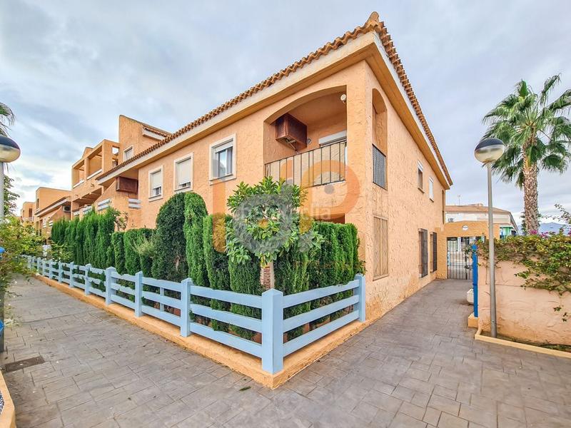 Foto 1375d698-cbab-4c57-a39f-e3d1d6108966. Rent apartment with pool in Las Marinas - Pueblo Laguna Vera