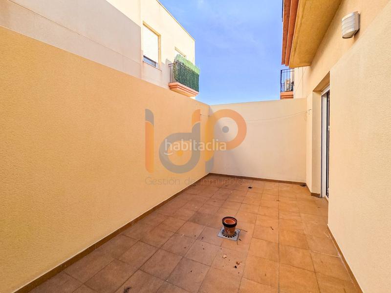 Foto 1a6b5f3c-5742-497a-894e-b8ca10bcf237. Duplex avec parking dans Vera ciudad Vera